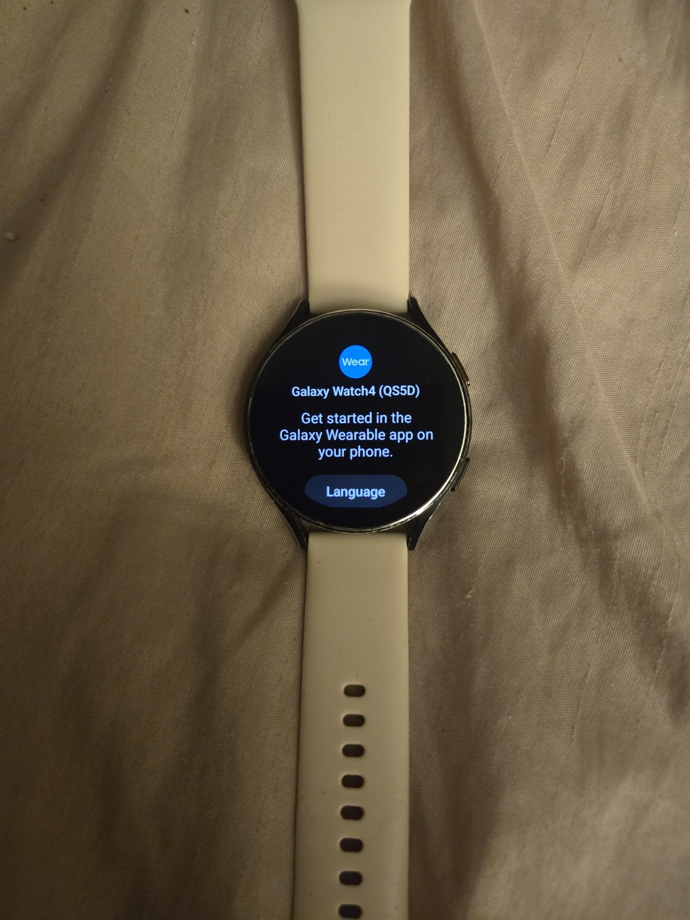 Samsung Galaxy Watch4 Silver Case with Pink Band